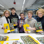 Lehrlinge der Landesberufsschule St. Pölten zur praxisnahen Ausbildung in der Amtsdruckerei im Landhaus