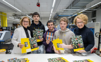 Lehrlinge der Landesberufsschule St. Pölten zur praxisnahen Ausbildung in der Amtsdruckerei im Landhaus