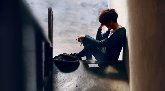 Weltweite Besorgnis über die Auswirkungen sozialer Medien auf junge Menschen