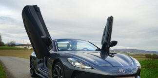 Elektrischer Gänsehaut-Roadster der Superlative