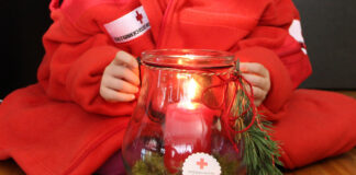 Rotes Kreuz verteilt ORF-Friedenslicht Ein Symbol des Weihnachtsfriedens