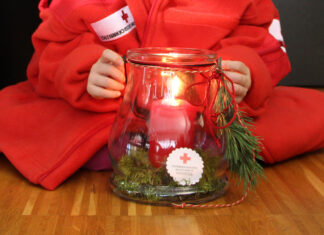 Rotes Kreuz verteilt ORF-Friedenslicht Ein Symbol des Weihnachtsfriedens