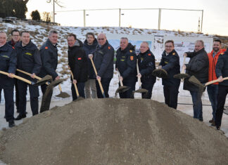 Feuerwehroffensive: Spatenstich in Pummersdorf