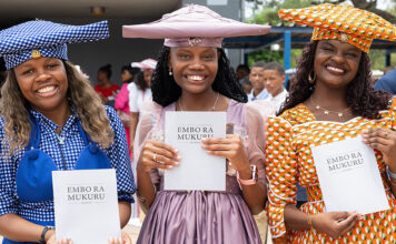 Im Dezember 2025 Bibelbücher in zwei Sprachen veröffentlicht