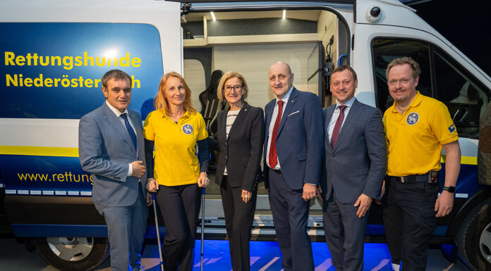 Neues Einsatzleitfahrzeug für die Rettungshunde Niederösterreich
