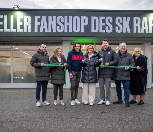 Rapid Fanshop in St. Pölten neu eröffnet