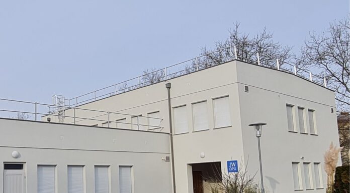 Frage des Monats: Wer wird die Erde retten?