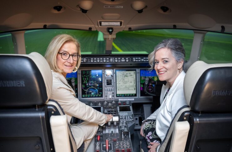 Flugsimulator als Symbol der Partnerschaft