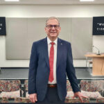 Die Antwort im März: Wer wird die Erde retten?