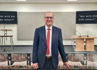 Die Antwort im März: Wer wird die Erde retten?