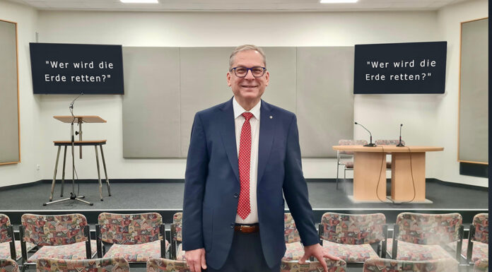 Die Antwort im März: Wer wird die Erde retten?