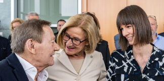 Wolfgang Ambros erhält höchste Auszeichnung Niederösterreichs