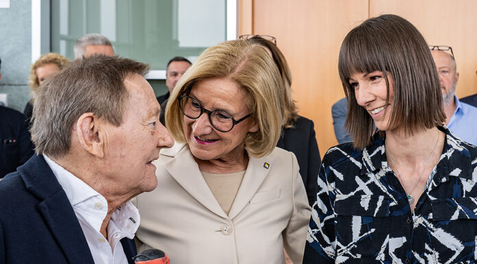 Wolfgang Ambros erhält höchste Auszeichnung Niederösterreichs