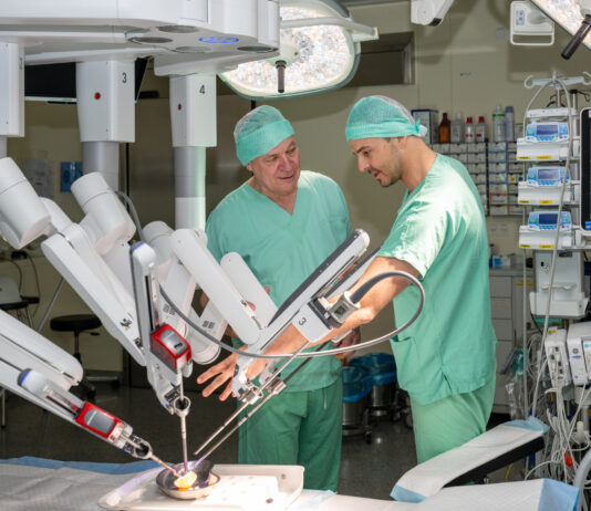 NÖ rüstet auf: OP-Roboter kommen in die Regionen