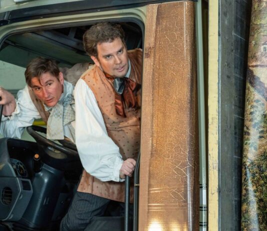 Nestroy auf der Ladefläche