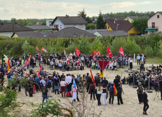 Delegation der Bundesregierung bei der Gedenkfeier in Gusen