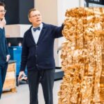 Ein Baum aus Bronze: Das Mahnmal für die verfolgten Zeugen Jehovas nimmt Gestalt an