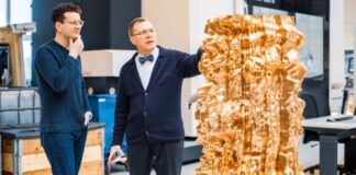 Ein Baum aus Bronze: Das Mahnmal für die verfolgten Zeugen Jehovas nimmt Gestalt an