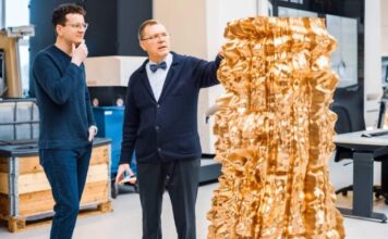 Ein Baum aus Bronze: Das Mahnmal für die verfolgten Zeugen Jehovas nimmt Gestalt an