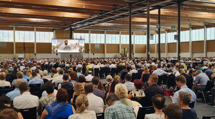 68 Zeugen Jehovas in Amstetten laden zum Kongress „Ewiges Glück“