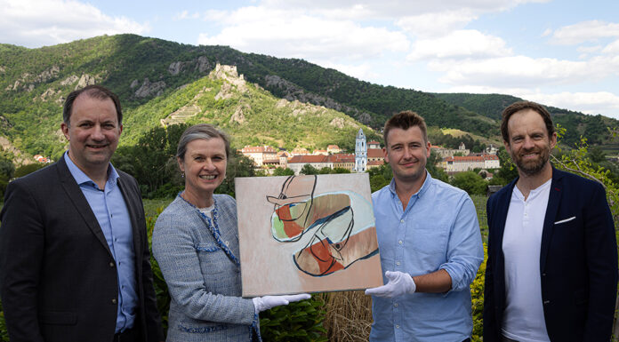 Kunst im Glas Wein, Kunst im Frühstücksraum