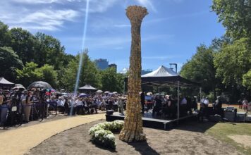 Beeindruckendes Mahnmal im Tiergarten Berlin übergeben