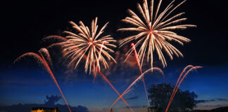 Feuerzauber verwandelt Grein in Bühne
