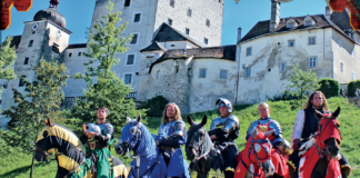 RITTERTURNIER ZU PFERDE BURG CLAM