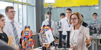 NÖ-Schüler räumen bei Robotik-WM ab