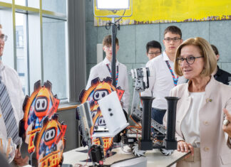 NÖ-Schüler räumen bei Robotik-WM ab