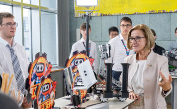 NÖ-Schüler räumen bei Robotik-WM ab