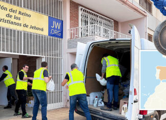 Nach den Überschwemmungen 2024 in Valencia: Jehovas Zeugen für ihren Hilfseinsatz gewürdigt